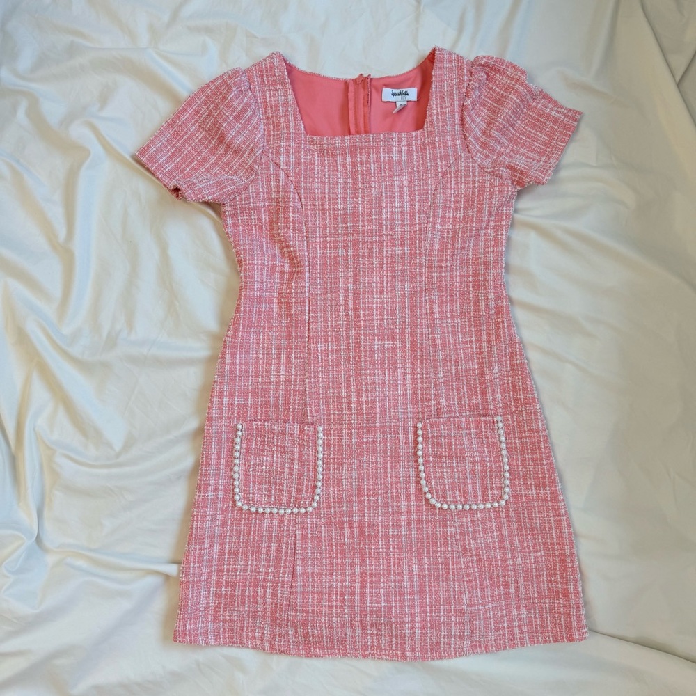NWOT. Girls Bouclé Short Sleeve Dress in Coral and Ivory. Size 16 by Speechless